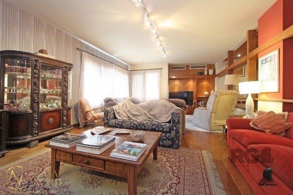 Apartamento à venda com 3 quartos, 233m², 1 suíte, 2 vagas, Rua André Puente no bairro Independência em Porto Alegre