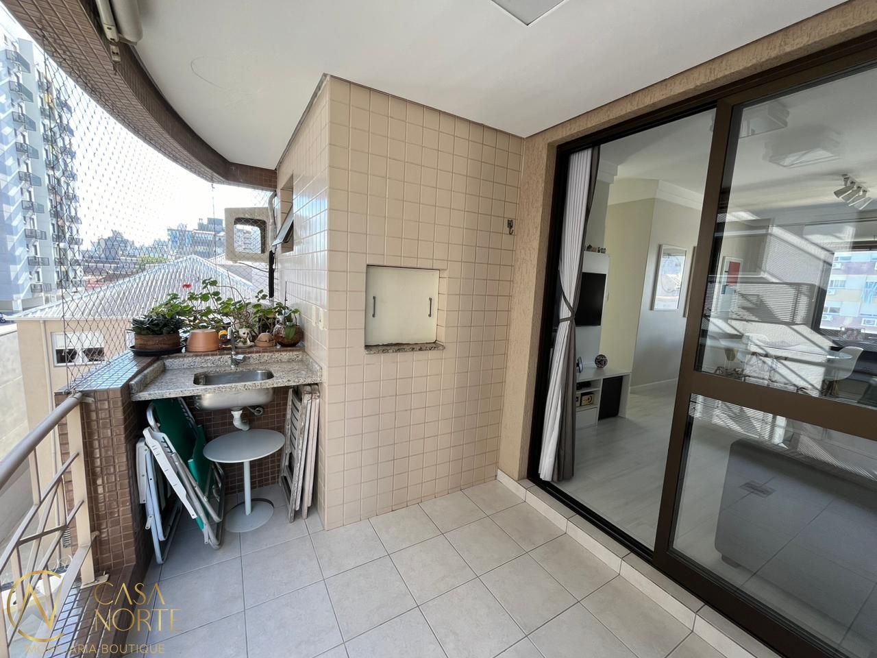 Apartamento à venda com 2 quartos, 74m², 1 suíte, 1 vaga, Rua Ignácio Montanha no bairro Santana em Porto Alegre