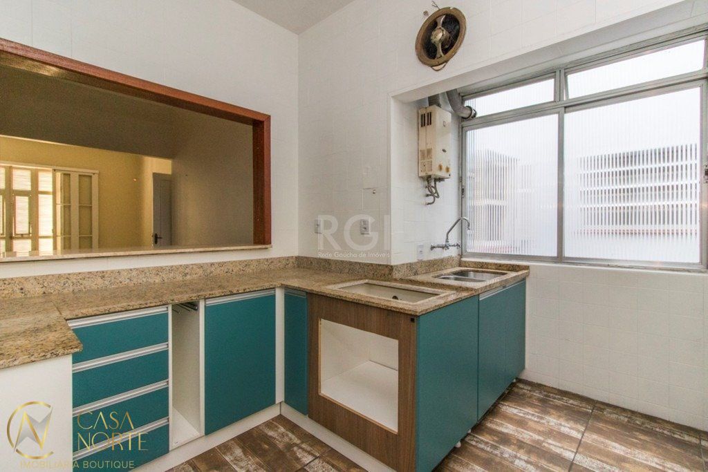 Apartamento à venda com 3 quartos, 101m², 1 suíte, Rua Doutor Barros Cassal no bairro Floresta em Porto Alegre
