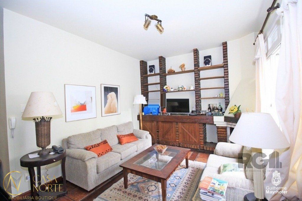 Apartamento à venda com 2 quartos, 75m², 1 vaga, Rua Mariante no bairro Rio Branco em Porto Alegre