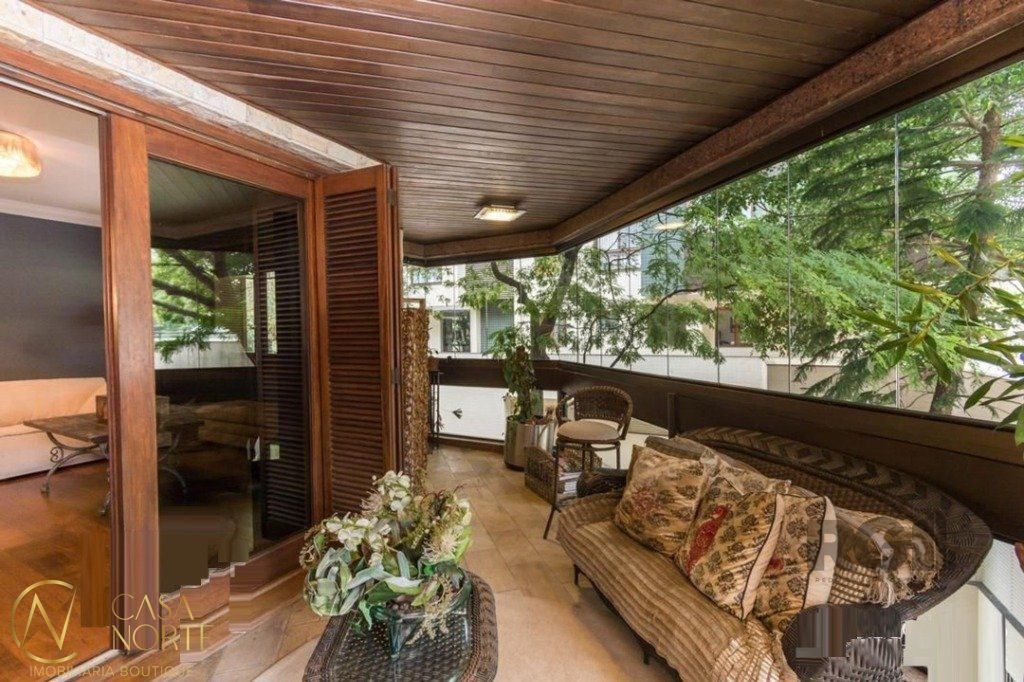 Apartamento à venda com 3 quartos, 204m², 1 suíte, 2 vagas, Rua Ciro Gavião no bairro Bela Vista em Porto Alegre
