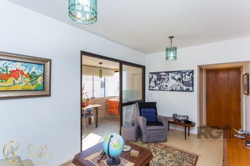 Apartamento à venda com 2 quartos, 72m², 1 vaga, Avenida Independência no bairro Independência em Porto Alegre