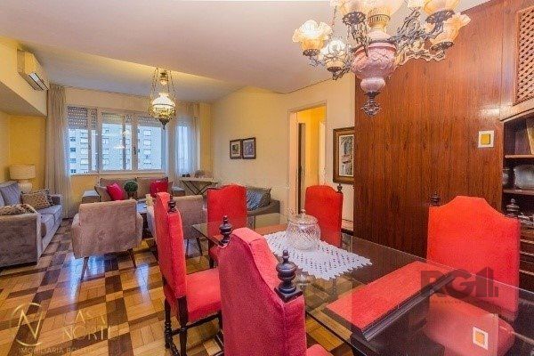 Apartamento à venda com 3 quartos, 126m², 1 suíte, 1 vaga, Rua Ramiro Barcelos no bairro Independência em Porto Alegre