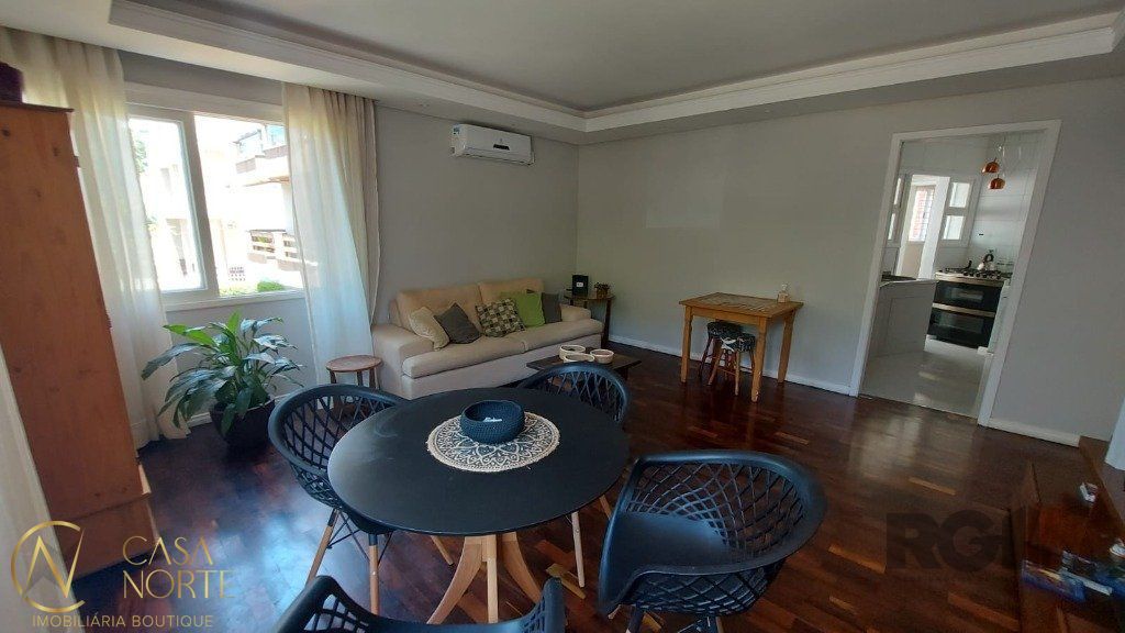 Apartamento à venda com 3 quartos, 119m², 1 suíte, 3 vagas, Rua General Neto no bairro Floresta em Porto Alegre
