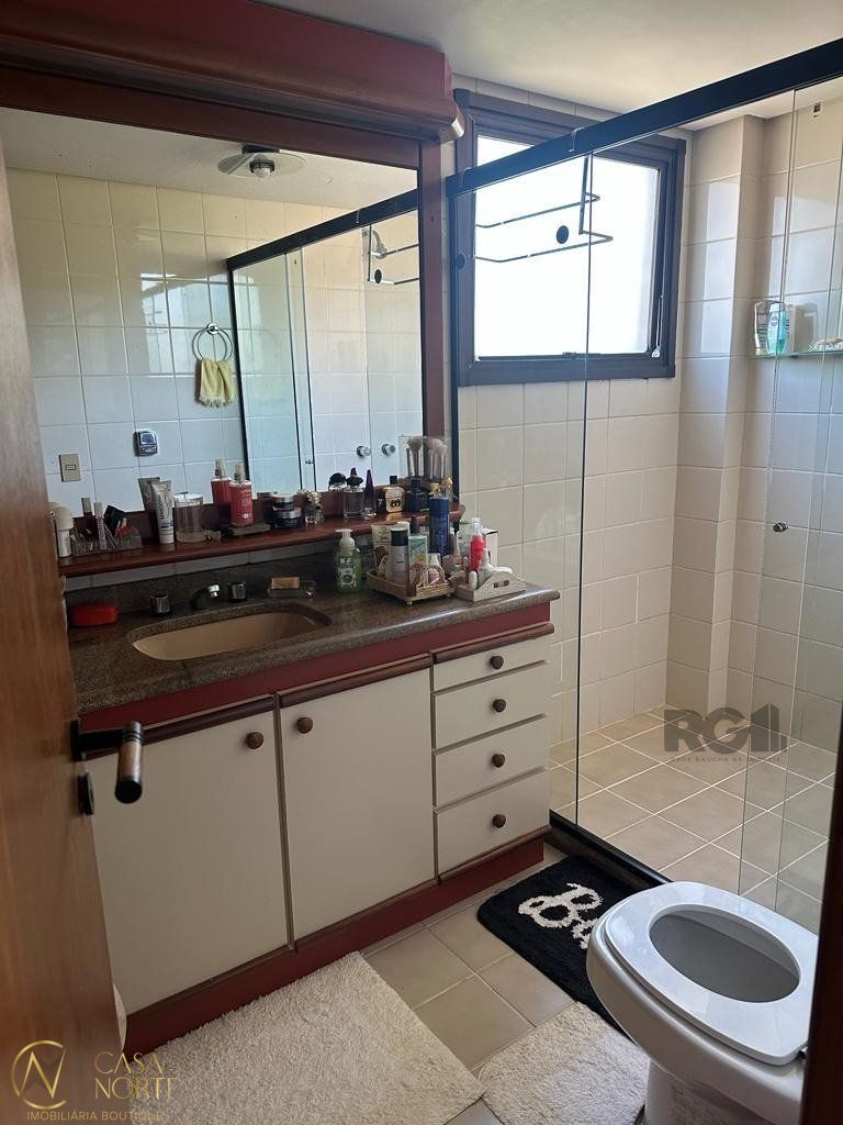 Apartamento à venda com 3 quartos, 123m², 1 suíte, 2 vagas, Rua Cabral no bairro Rio Branco em Porto Alegre