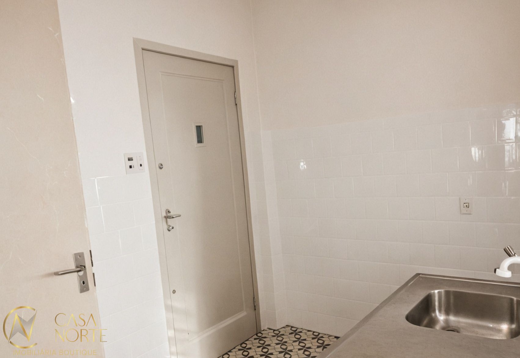 Apartamento à venda com 2 quartos, 76m², 1 vaga, Rua Felipe Neri no bairro Auxiliadora em Porto Alegre
