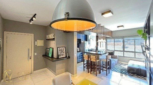 Apartamento à venda com 2 quartos, 73m², 1 suíte, 1 vaga, Rua Dona Augusta no bairro Menino Deus em Porto Alegre
