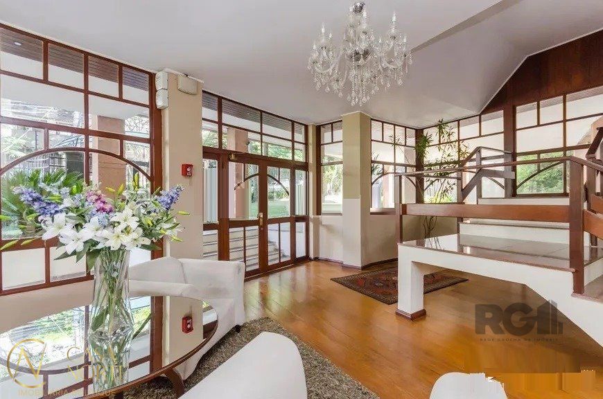 Apartamento à venda com 4 quartos, 305m², 4 suítes, 2 vagas, Rua Carlos Trein Filho no bairro Auxiliadora em Porto Alegre