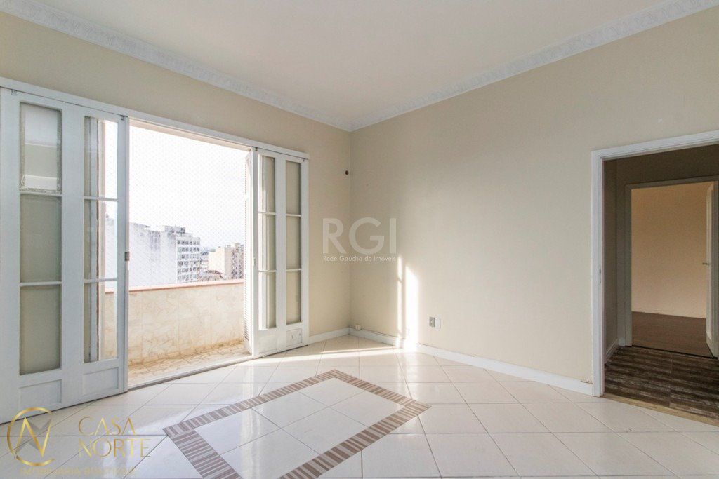 Apartamento à venda com 3 quartos, 101m², 1 suíte, Rua Doutor Barros Cassal no bairro Floresta em Porto Alegre