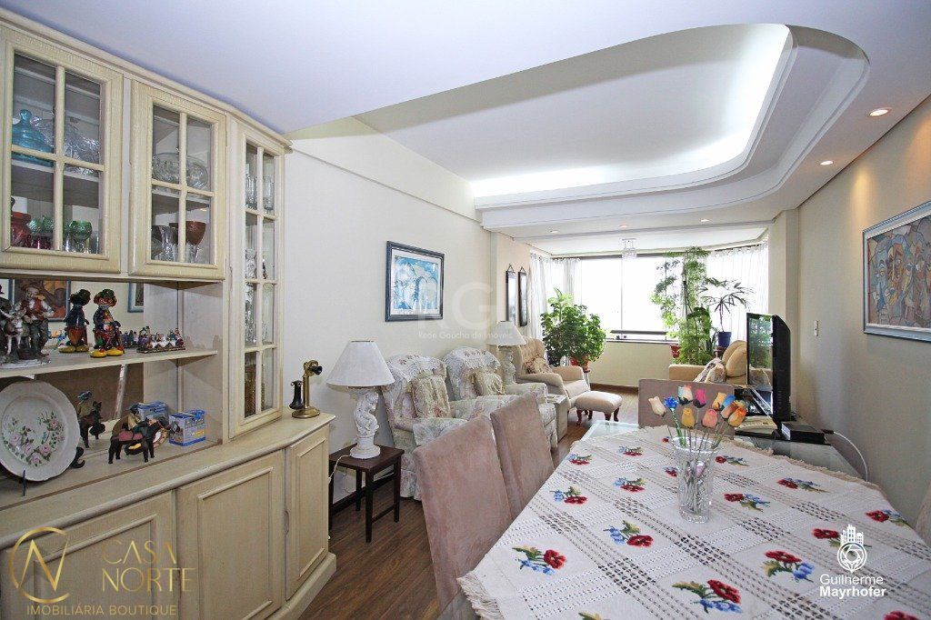 Apartamento à venda com 3 quartos, 90m², 1 suíte, 1 vaga, Avenida Borges de Medeiros no bairro Centro Histórico em Porto Alegre