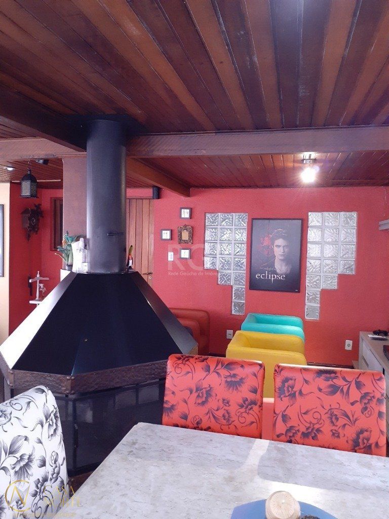 Casa à venda com 3 quartos, 257m², 2 suítes, 4 vagas, Rua Doutor João Palombini no bairro Ipanema em Porto Alegre