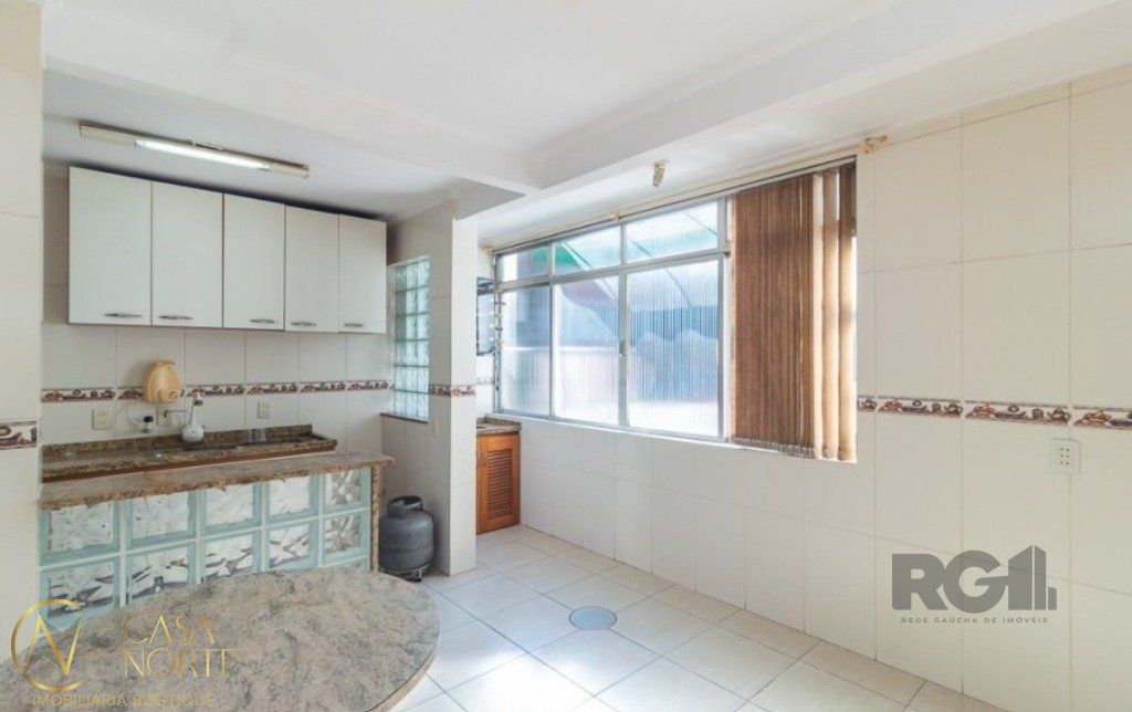 Apartamento à venda com 3 quartos, 97m², Avenida Coronel Lucas de Oliveira no bairro Petrópolis em Porto Alegre