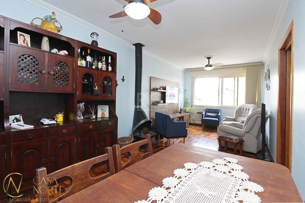 Apartamento à venda com 3 quartos, 98m², Avenida Andarai no bairro Passo da Areia em Porto Alegre