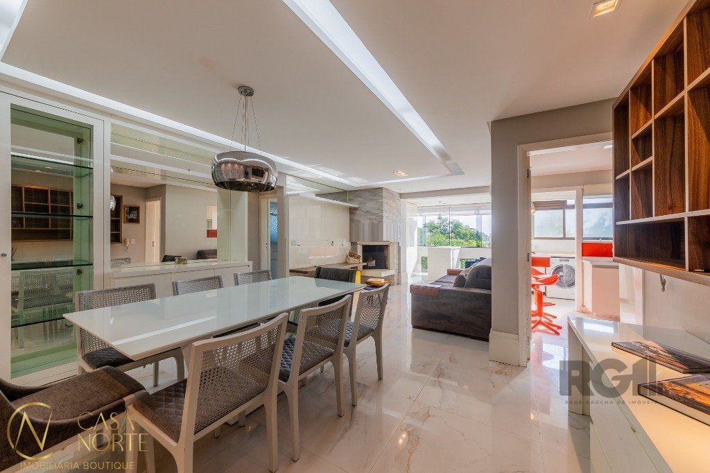 Apartamento à venda com 2 quartos, 97m², 2 suítes, 2 vagas, Rua Carlos Trein Filho no bairro Auxiliadora em Porto Alegre