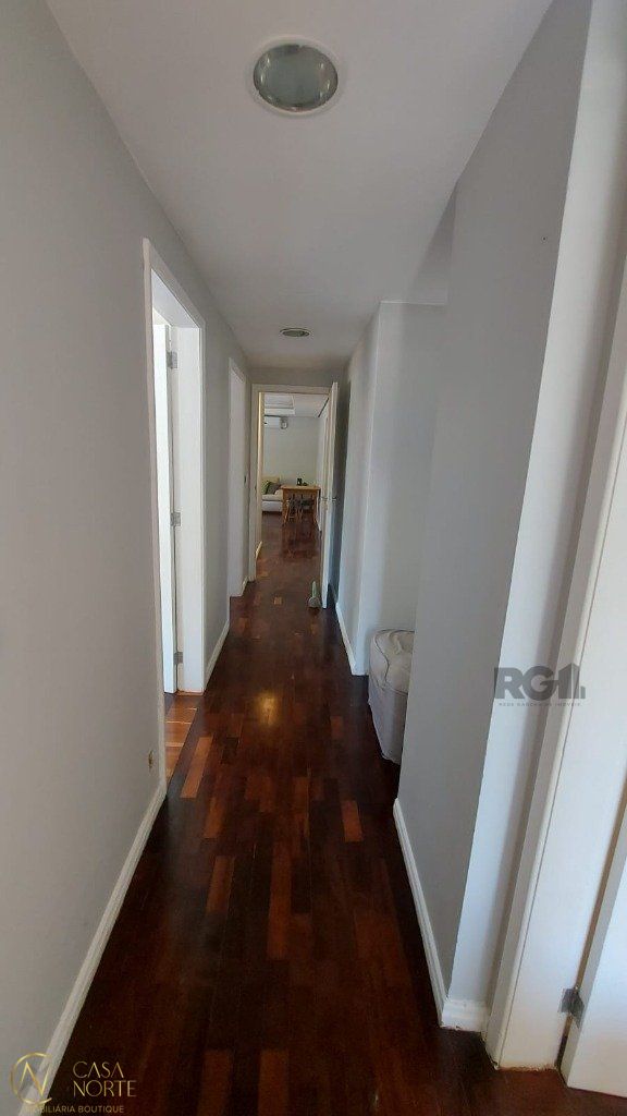 Apartamento à venda com 3 quartos, 119m², 1 suíte, 3 vagas, Rua General Neto no bairro Floresta em Porto Alegre