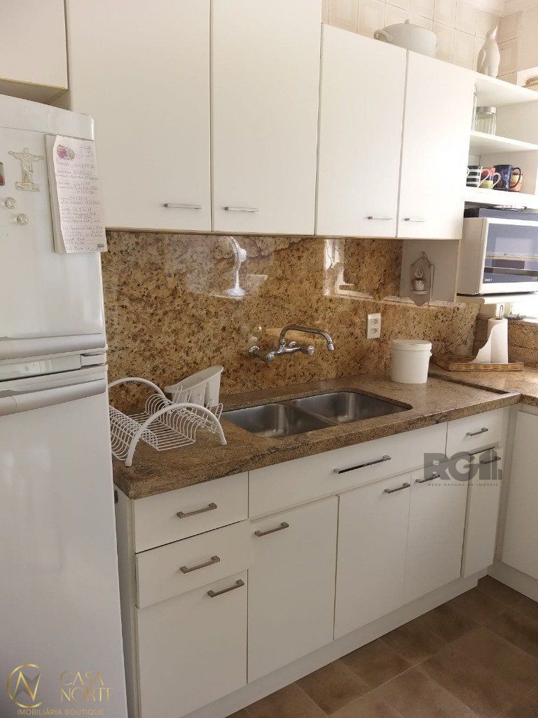 Apartamento à venda com 2 quartos, 76m², 1 vaga, Rua Ramiro Barcelos no bairro Bom Fim em Porto Alegre