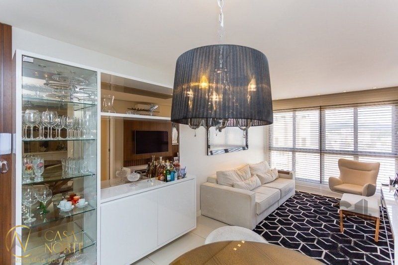 Apartamento à venda com 2 quartos, 65m², 1 suíte, 2 vagas, Rua Faria Santos no bairro Petrópolis em Porto Alegre