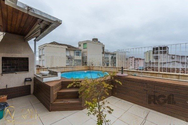Apartamento à venda com 3 quartos, 153m², 2 suítes, 1 vaga, Rua General Neto no bairro Floresta em Porto Alegre