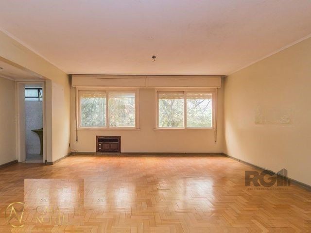 Apartamento à venda com 3 quartos, 137m², 1 suíte, 1 vaga, Rua Dona Laura no bairro Rio Branco em Porto Alegre
