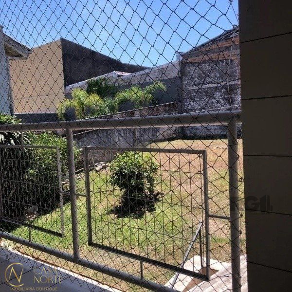 Casa à venda com 4 quartos, 208m², 1 suíte, 2 vagas, Rua das Caravelas no bairro Vila Ipiranga em Porto Alegre