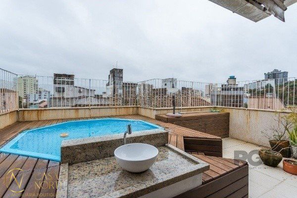 Apartamento à venda com 3 quartos, 153m², 2 suítes, 1 vaga, Rua General Neto no bairro Floresta em Porto Alegre