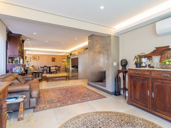 Apartamento à venda com 3 quartos, 200m², 1 suíte, 2 vagas, Rua Ciro Gavião no bairro Bela Vista em Porto Alegre