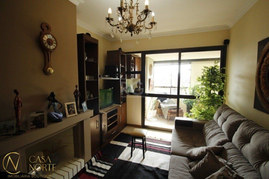 Apartamento à venda com 3 quartos, 121m², 1 suíte, 2 vagas, Rua Faria Santos no bairro Petrópolis em Porto Alegre