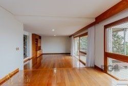 Apartamento à venda com 3 quartos, 199m², 1 suíte, 2 vagas, Rua Carlos Trein Filho no bairro Auxiliadora em Porto Alegre