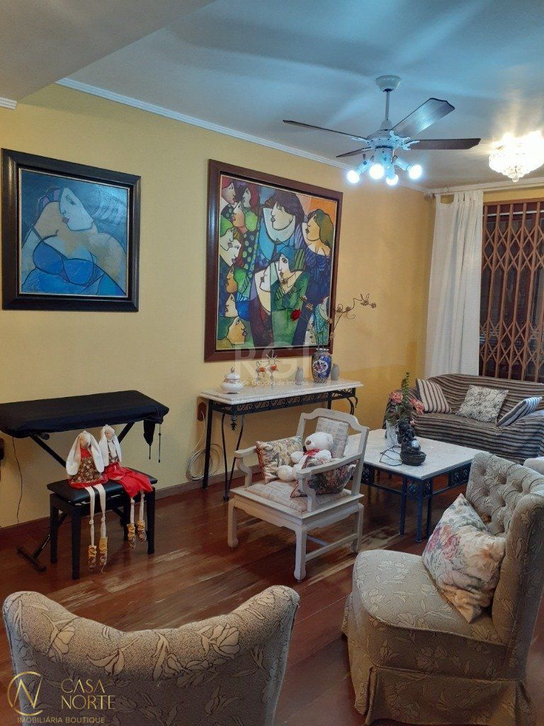 Casa à venda com 3 quartos, 257m², 2 suítes, 4 vagas, Rua Doutor João Palombini no bairro Ipanema em Porto Alegre