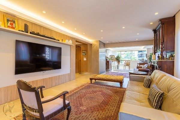Apartamento à venda com 3 quartos, 200m², 1 suíte, 2 vagas, Rua Ciro Gavião no bairro Bela Vista em Porto Alegre
