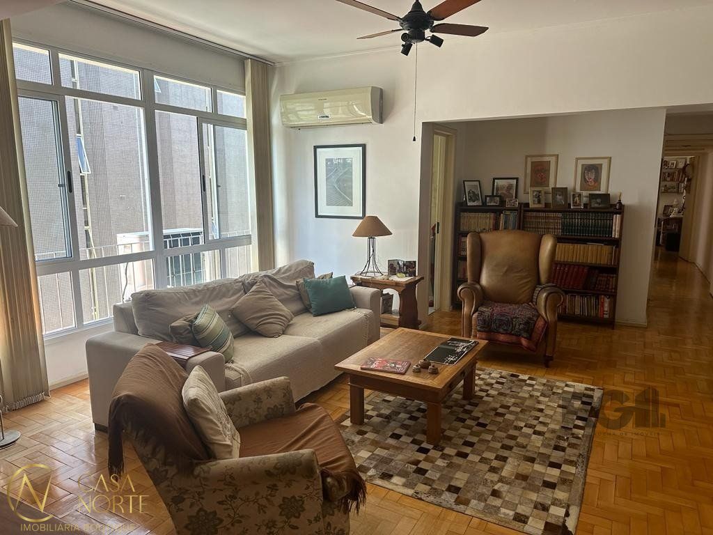 Apartamento à venda com 3 quartos, 110m², 1 suíte, 1 vaga, Rua Doutor Vale no bairro Floresta em Porto Alegre
