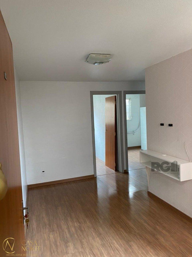 Apartamento à venda com 2 quartos, 37m², 1 vaga, Rua José Barcellos Garcia no bairro Rubem Berta em Porto Alegre