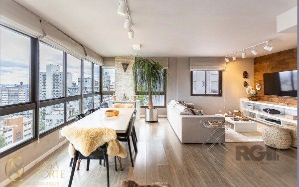 Apartamento à venda com 3 quartos, 98m², 1 suíte, 2 vagas, Rua Cabral no bairro Rio Branco em Porto Alegre