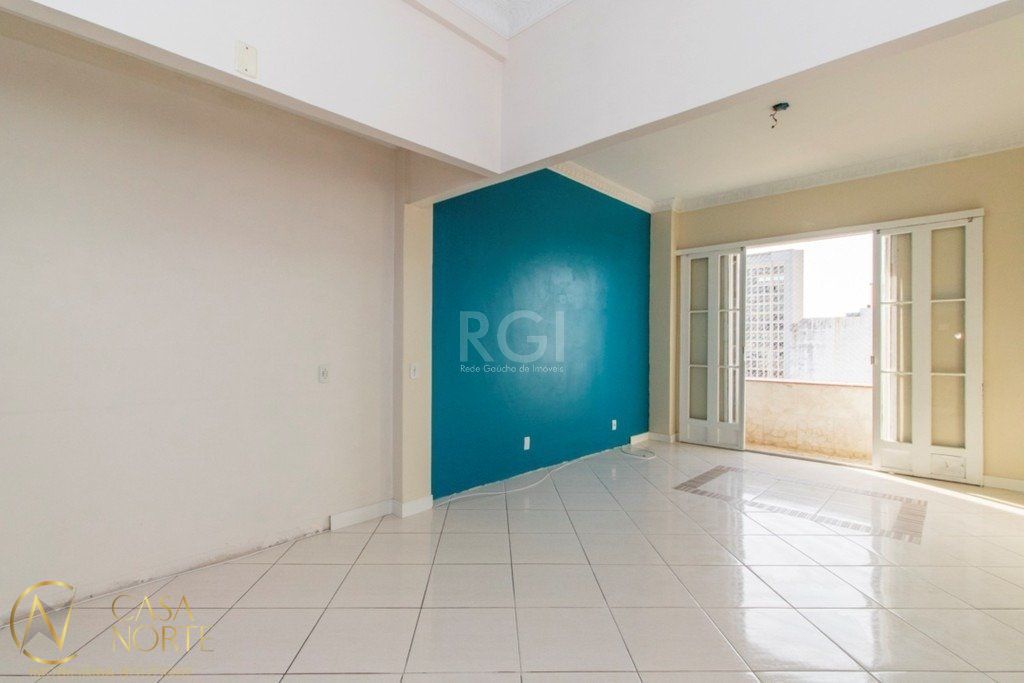 Apartamento à venda com 3 quartos, 101m², 1 suíte, Rua Doutor Barros Cassal no bairro Floresta em Porto Alegre