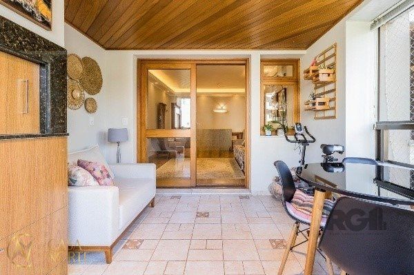 Apartamento à venda com 3 quartos, 132m², 1 suíte, 2 vagas, Rua Doutor Tauphick Saadi no bairro Bela Vista em Porto Alegre