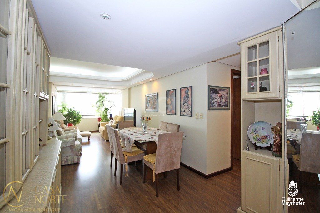 Apartamento à venda com 3 quartos, 90m², 1 suíte, 1 vaga, Avenida Borges de Medeiros no bairro Centro Histórico em Porto Alegre