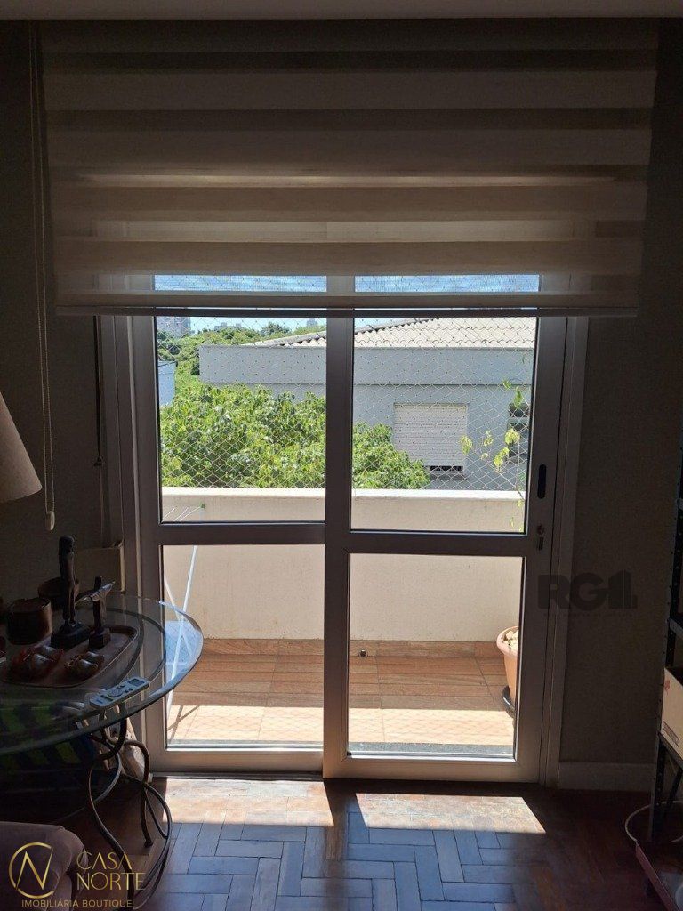 Apartamento à venda com 1 quarto, 52m², 1 vaga, Rua Roque Calage no bairro Passo da Areia em Porto Alegre