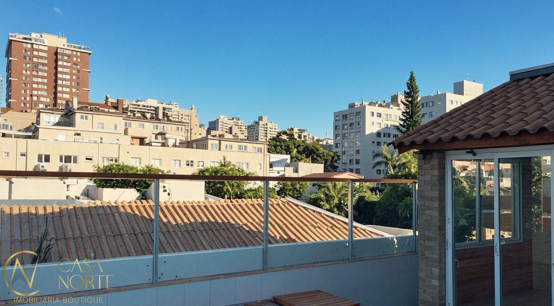 Cobertura à venda com 3 quartos, 234m², 2 suítes, 2 vagas, Rua Artur Rocha no bairro Mont Serrat em Porto Alegre