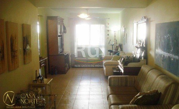 Casa de Condomínio à venda com 3 quartos, 175m², 1 suíte, 2 vagas, Avenida Eduardo Prado no bairro Cavalhada em Porto Alegre