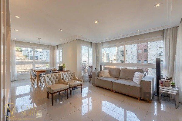 Apartamento à venda com 3 quartos, 113m², 1 suíte, 3 vagas, Rua Barão de Ubá no bairro Bela Vista em Porto Alegre