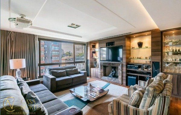 Apartamento à venda com 3 quartos, 181m², 3 suítes, 3 vagas, Rua Casemiro de Abreu no bairro Bela Vista em Porto Alegre