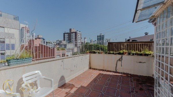 Cobertura à venda com 2 quartos, 156m², 1 suíte, 3 vagas, Avenida Lavras no bairro Petrópolis em Porto Alegre