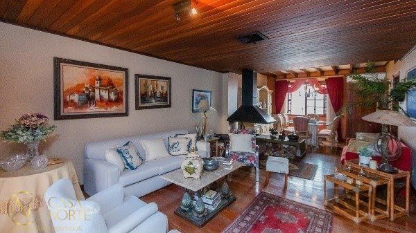 Casa de Condomínio à venda com 3 quartos, 291m², 1 suíte, 2 vagas, Rua Jaraguá no bairro Bela Vista em Porto Alegre