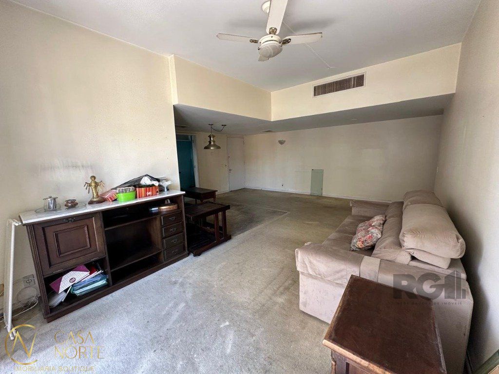 Apartamento à venda com 3 quartos, 133m², 1 suíte, 1 vaga, Rua Vinte e Quatro de Outubro no bairro Moinhos de Vento em Porto Alegre