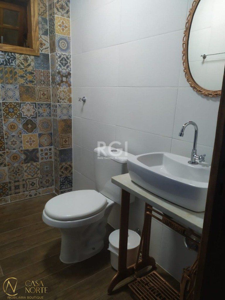 Casa à venda com 3 quartos, 130m², 1 suíte, 3 vagas, Rua Tapera no bairro Hípica em Porto Alegre