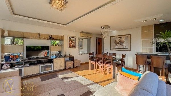 Apartamento à venda com 3 quartos, 114m², 1 suíte, 2 vagas, Rua Felicíssimo de Azevedo no bairro Auxiliadora em Porto Alegre
