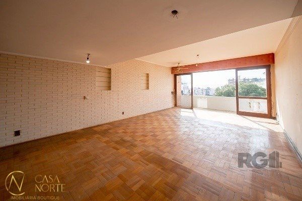 Apartamento à venda com 3 quartos, 195m², 1 suíte, 2 vagas, Rua Vinte e Quatro de Outubro no bairro Moinhos de Vento em Porto Alegre