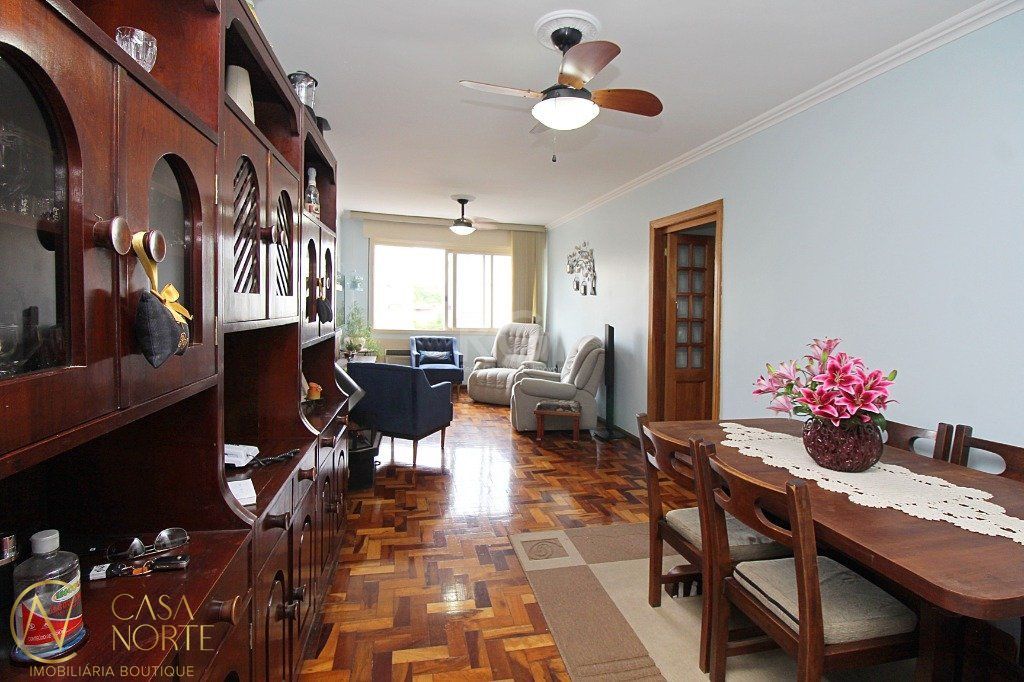 Apartamento à venda com 3 quartos, 98m², Avenida Andarai no bairro Passo da Areia em Porto Alegre