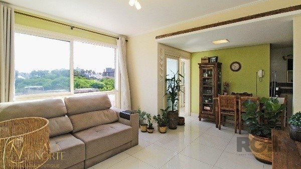 Apartamento à venda com 2 quartos, 70m², 1 vaga, Avenida Getúlio Vargas no bairro Menino Deus em Porto Alegre