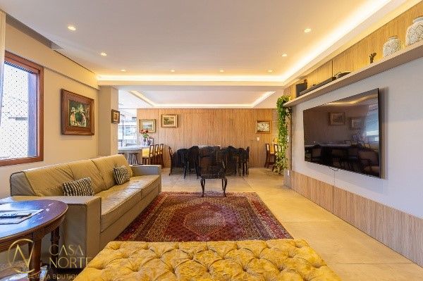 Apartamento à venda com 3 quartos, 200m², 1 suíte, 2 vagas, Rua Ciro Gavião no bairro Bela Vista em Porto Alegre